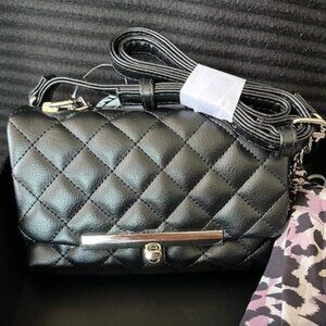 STEVE MADDEN CROSSBODY BAG GIFT SET KEY CHAIN & SCARF